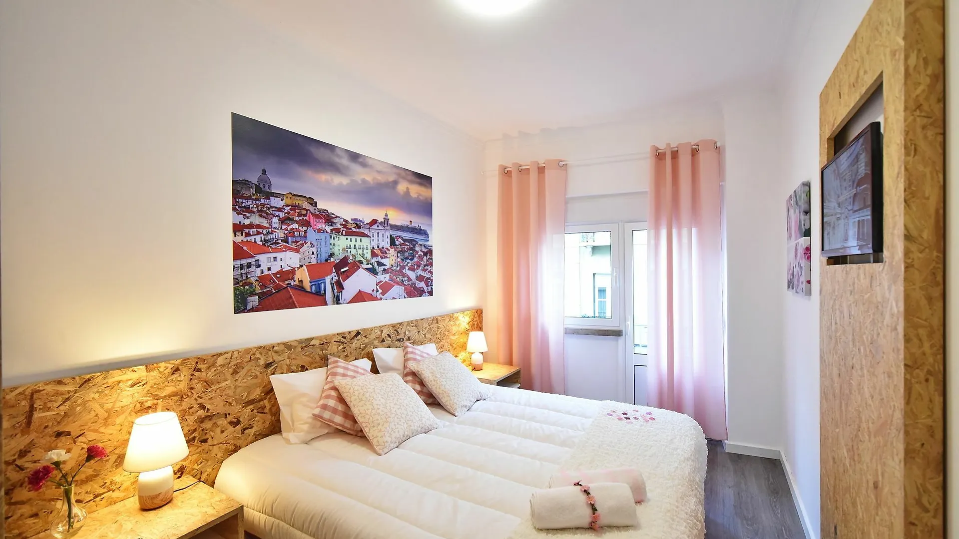 Tuk Tuk Hostel Lisbon